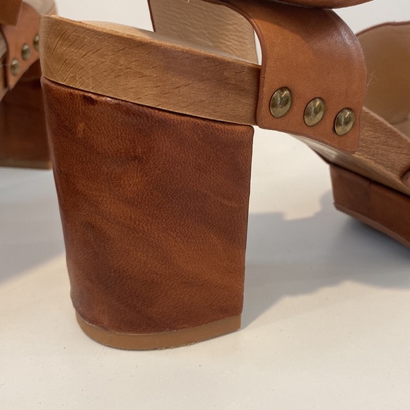 New Kelsi Dagger heel. Size 11. Distressed leather - Picture 10 of 14